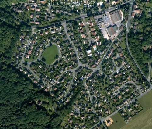 Mobilisation du quartier du Bréau: vitesse des voitures et aire de jeux